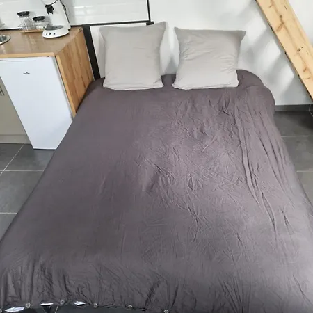 Maisonnette A 200m De La Avec Parking Gratuit Et Terrasse *