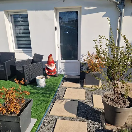 Maisonnette à 200m De La Avec Parking Gratuit Et Terrasse *