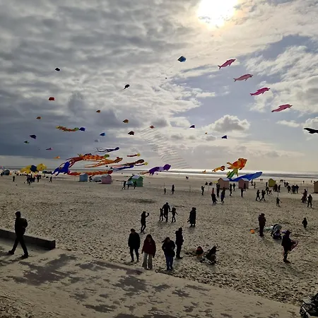 Maisonnette A 200m De La Avec Parking Gratuit Et Terrasse