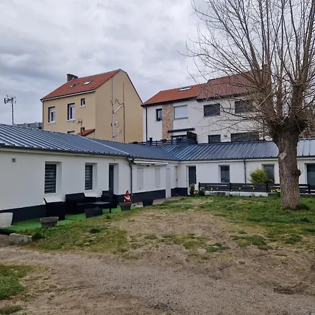 Maisonnette A 200m De La Avec Parking Gratuit Et Terrasse * Berck