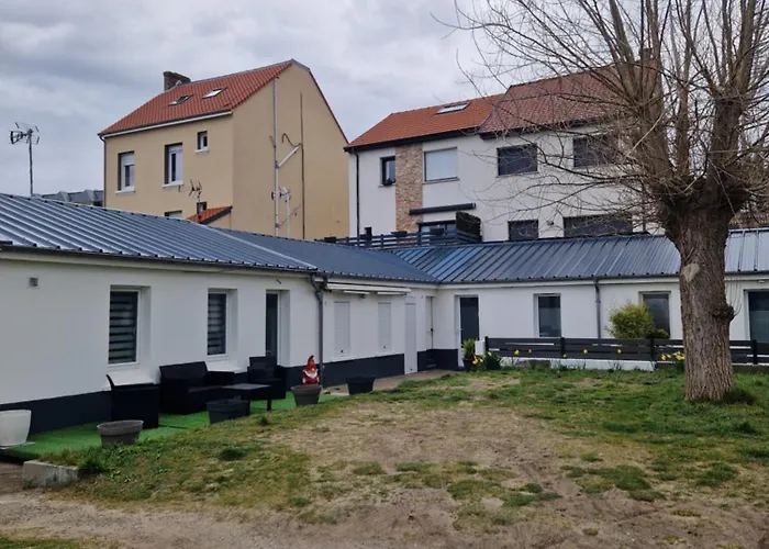 Maisonnette A 200m De La Avec Parking Gratuit Et Terrasse * Berck